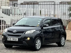 Toyota IST 2008 Nyeusi