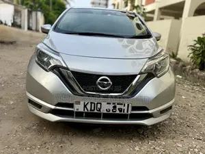 Nissan Note 2018 Nyeupe