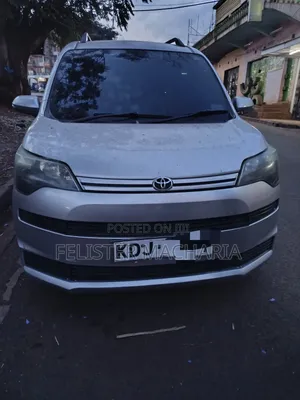Toyota Spade 2015 Nyeupe