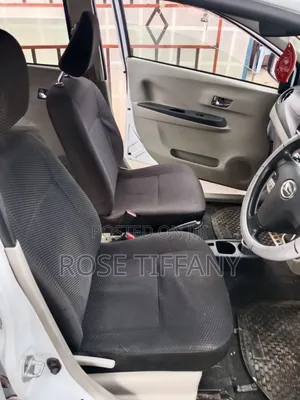 Daihatsu Mira 2017 Nyeupe