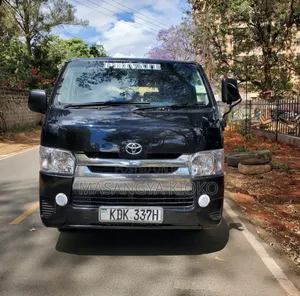 Toyota HiAce 2015