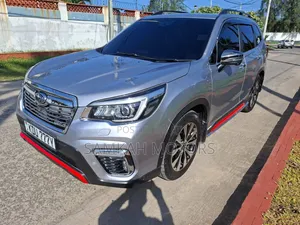 Subaru Forester 2019 Nyeupe