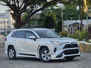 Toyota RAV4 2019 White
