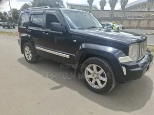 Jeep Cherokee 2010 Nyeusi