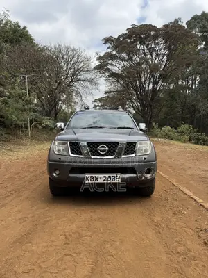 Nissan Navara Double Cabin 2007 Gray