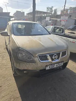 Nissan Dualis 2008 Dhahabu