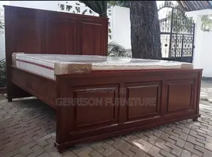 Kitanda cha Mbao cha Mahogany 5x6 chenye godoro la High Density 8"
