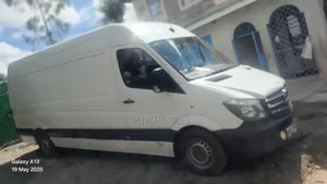 Mercedes-Benz eSprinter 2024 Nyeupe