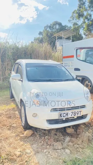 Toyota Passo 2012 Nyeupe