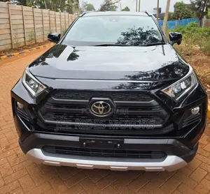Toyota RAV4 2019 Nyeusi Matt