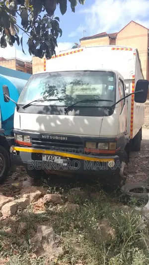 Mitsubishi FH Lori la Mizigo Rigid Lililokusanywa Nchini