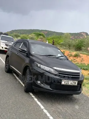 Toyota Harrier 2.0 SUV 2017 Black