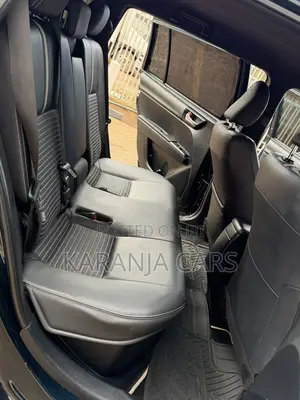 Toyota Corolla Fielder 1.5 Hybrid FWD 2019 Blue