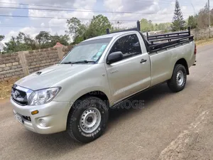 Toyota Hilux 2.5 D-4D SRX 2012 Pickup