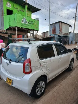 Toyota Passo 2016 Nyeupe