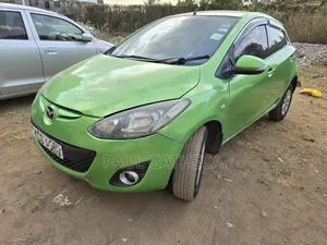 Mazda Demio 2011 Kijani