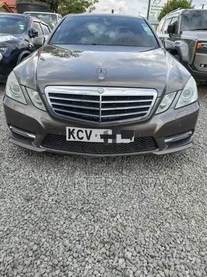 Mercedes-Benz E250 2012 Kahawia