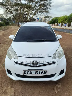 Toyota Ractis 1.5 FWD 2012 Nyeupe