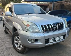 Toyota Land Cruiser Prado 2004 Nyeupe