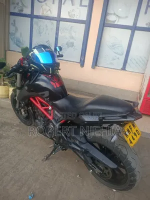 Benelli TNT 302 2020 Nyeusi