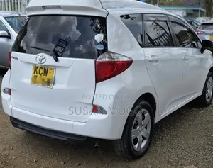 Toyota Ractis 2012 Nyeupe