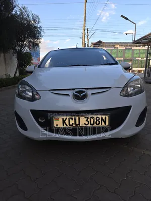 Mazda Demio 2012 Nyeupe