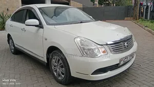 Nissan Bluebird 2012 Nyeupe