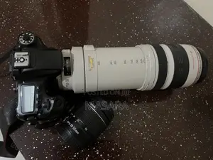 Canon 70D Kamera ya DSLR na Lenti za 100-400mm na 18-55mm