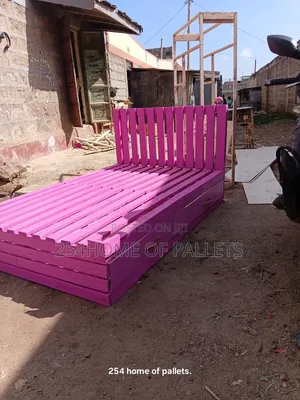Kitanda cha Pallet Pink 4x6 chenye Droo