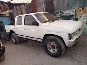 Nissan Hardbody 2005 White