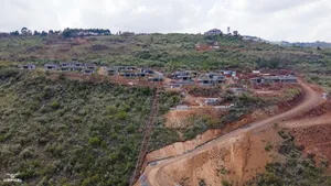 Hoteli ya Kifahari ya Ecolodge Inauzwa - Elementaita