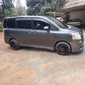 Toyota Noah 2.0 143hp AWD (7 Seater) 2008 Gray
