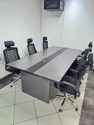 Boss Office Products Meza ya Mkutano - Nyeusi