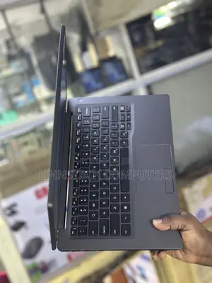 Laptop Dell Latitude 7400 - Core i5, 8GB RAM, 256GB SSD