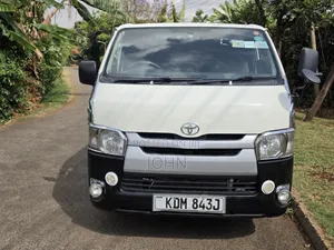 Toyota HiAce 2015 Commuter - Ina Viti 14