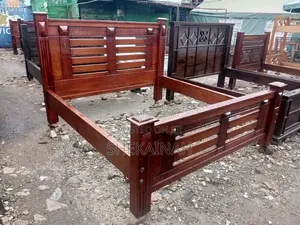 Kitanda cha Mahogany King Size