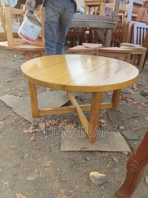 Meza ya Kahawa ya Mahogany