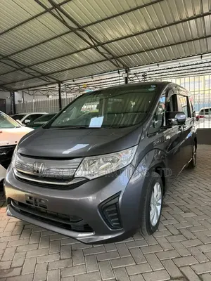 Honda Stepwgn 2019 - Kijivu