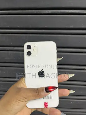 Apple iPhone 11 128GB Nyeupe