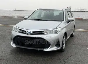 Toyota Corolla Fielder 1.5 Hybrid FWD 2021 Silver