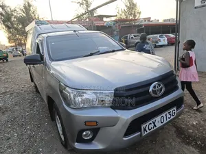 Toyota Hilux 2018 - Silver
