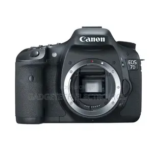 Canon EOS 7D Mark II Kamera ya DSLR
