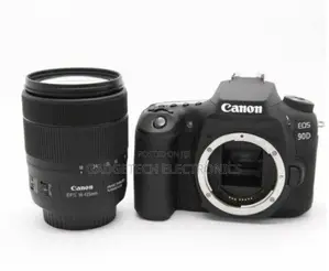 Canon EOS 90D DSLR with 18-135mm Lens