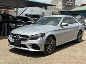Mercedes-Benz C200 2019 Nyeupe