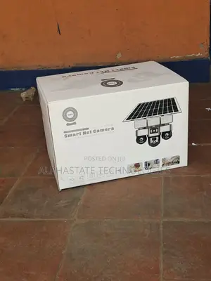 Kamera ya Solar ya 4G yenye Lensi Tatu na Floodlights