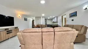Ghorofa ya Vyumba 3 vya Kulala, Muthangari, Inapangishwa