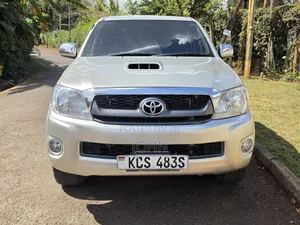 Toyota Hilux 3.0 D-4D 4x4 Double Cabin 2012 Silver