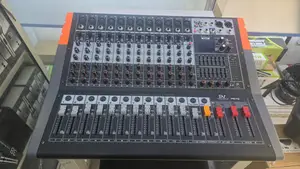 Yamaha Pro Voice RS12 12-Channel Powered Mixer