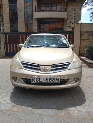 Nissan Tiida 1.5L 16V 2010 Dhahabu