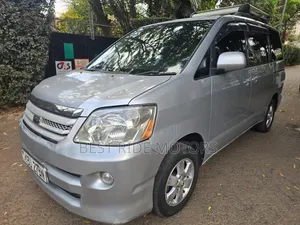 Toyota Noah 2.0 FWD (Viti 8) 2005 Silver